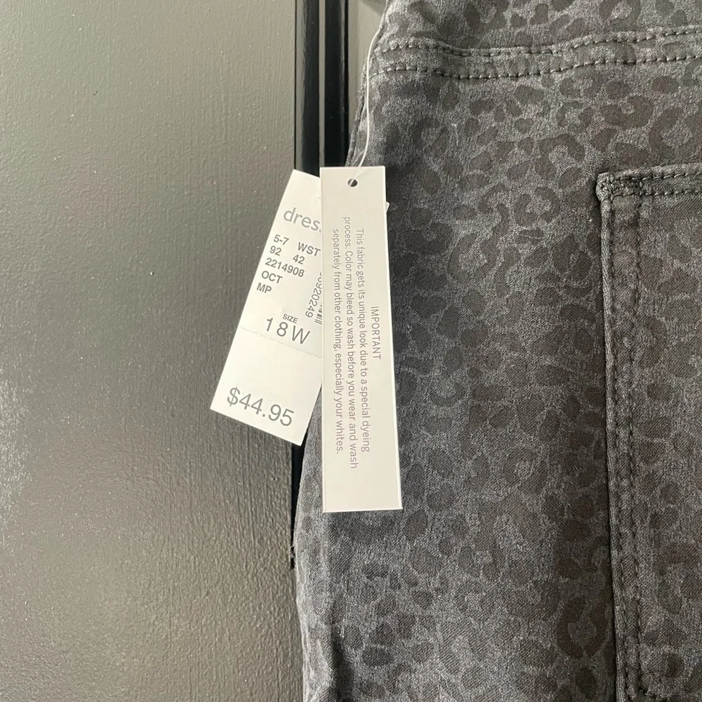 dressbarn Black Leopard Print Women's Straight Leg Jeans - Picture 4 of 4